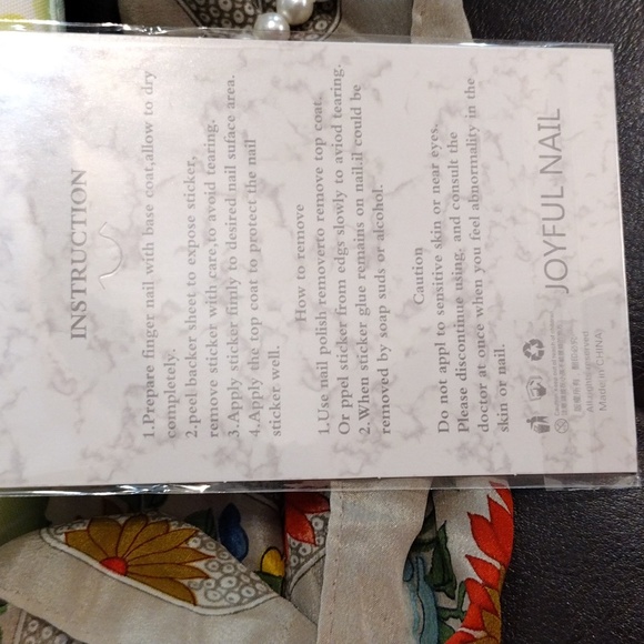 EUC Clinique Makeup Bag and Goodies - Picture 9 of 14